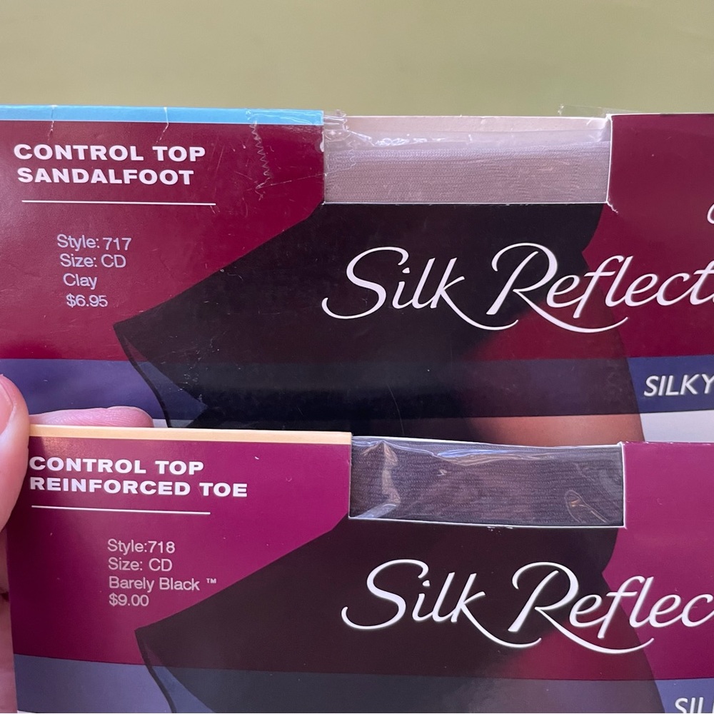 New Silk Reflections Hanes two pair of tights - Picture 3 of 6